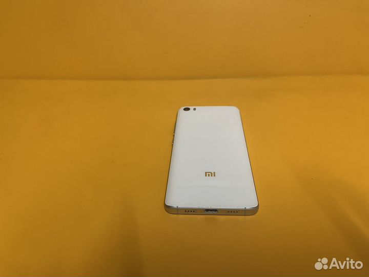 Xiaomi Mi 5, 3/32 ГБ