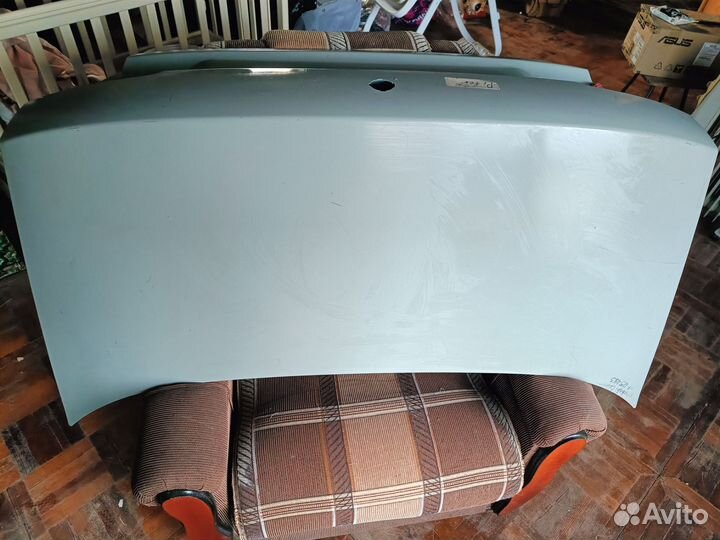 Крышка багажника на mitsubishi carisma - седан