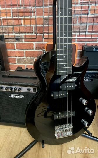 Бас гитара + комбик + чехол (комплект)