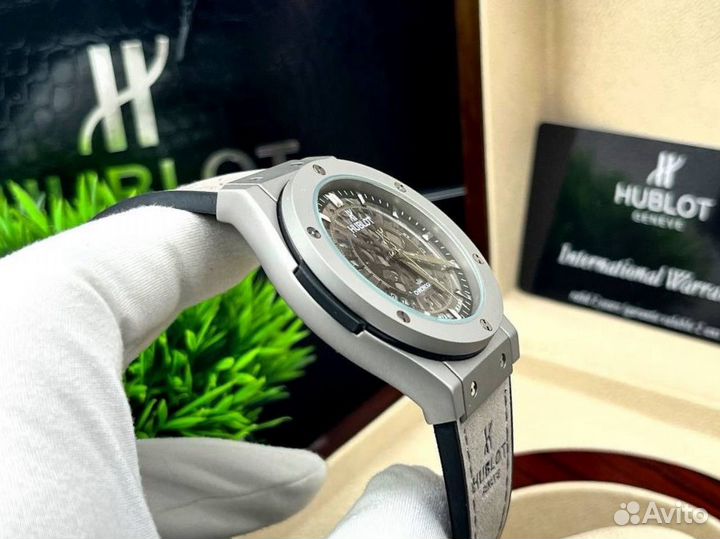 Красивые мужские часы Hublot матовые