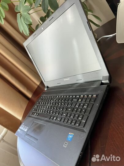 Большой ноутбук Lenovo B50-30