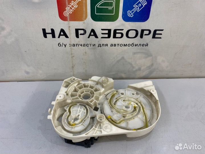 Сервопривод заслонки отопителя правый Toyota Land