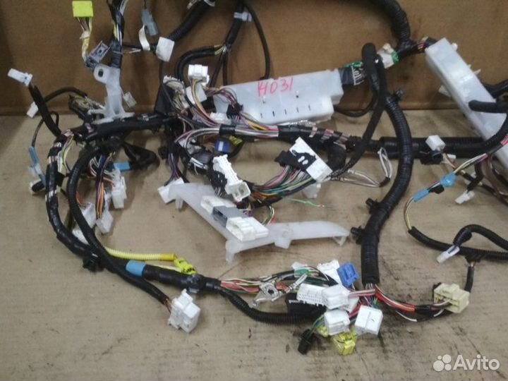 Проводка торпедо Toyota Sienna III 2011