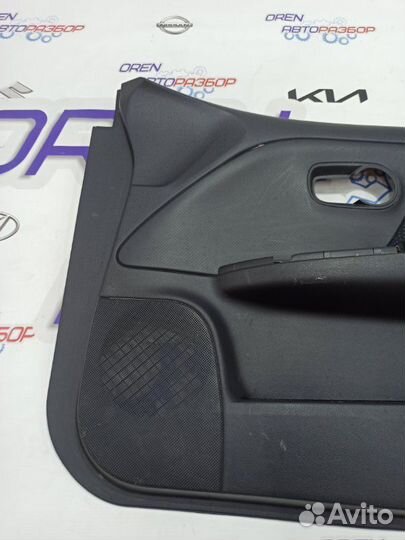 Обшивка боковой двери передняя правая Nissan Note