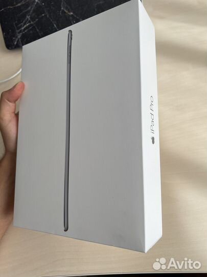 iPad Pro 9.7 32gb Wifi + Cellular