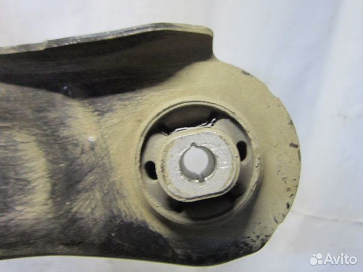 Рычаг передний правый Renault Megane III 2009-2016