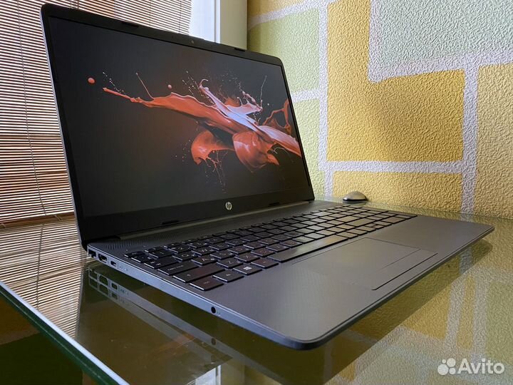HP Laptop / Pentium Gold / IPS / NVMe