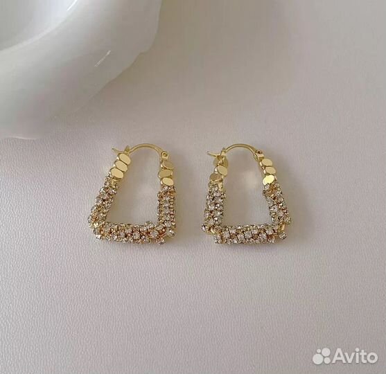 Серьги с камнями