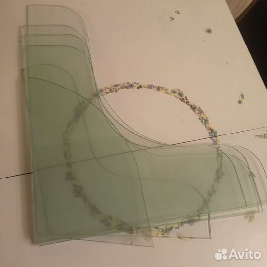 Полки стеклянные. Бу. Угловые и прямые