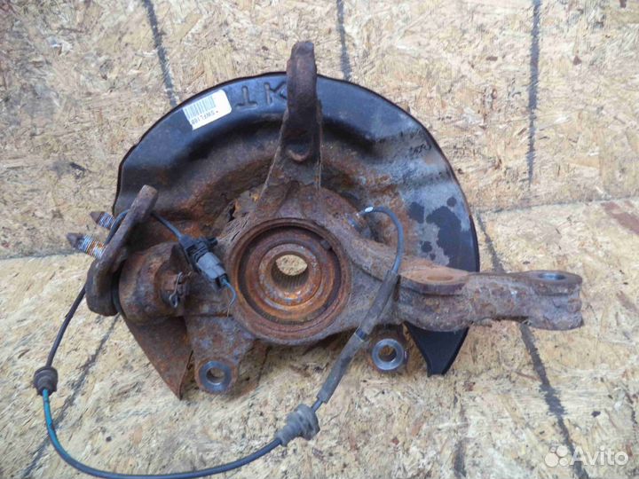 Кулак поворотный левый Honda CR-V 3