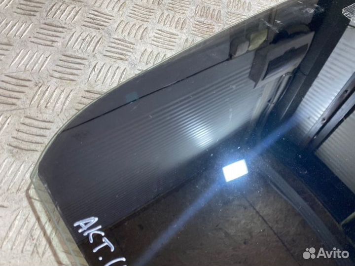 Стекло двери опускное заднее правое Ssangyong