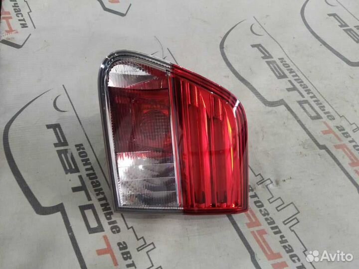 Фальшпанель toyota avensis ZRT272W 0532 wagon прав