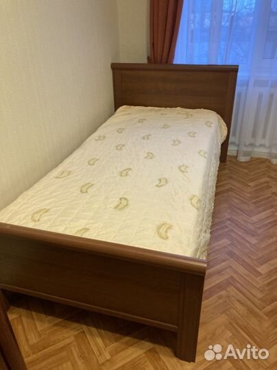 Кровать с матрасом