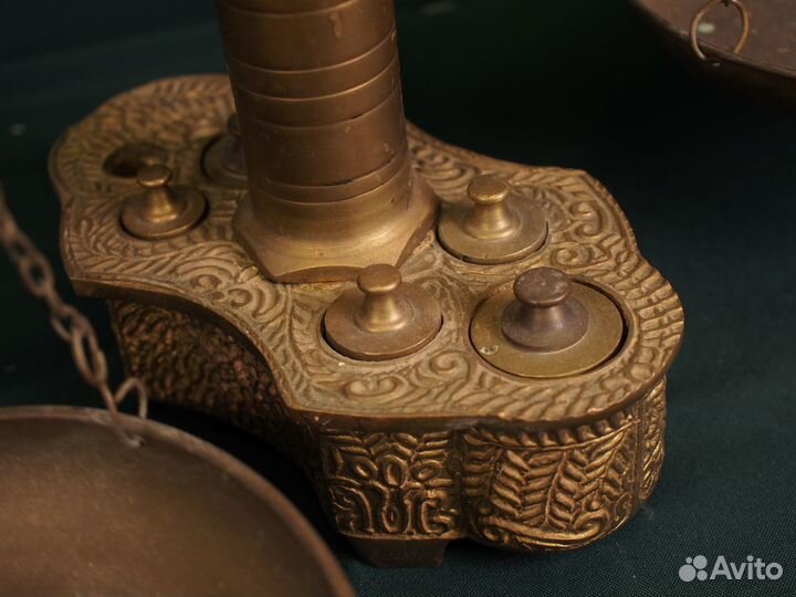 Весы бронзовые антикварные. Европа