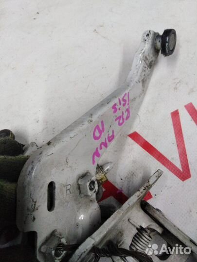 Ролик двери прав. зад. toyota isis