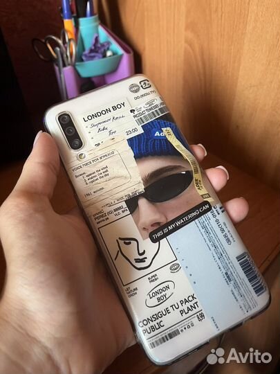 Телефон Samsung А70