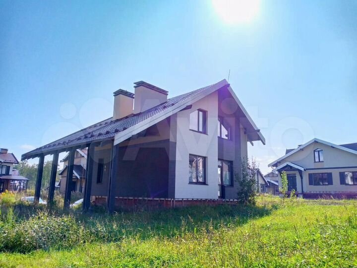 Коттедж 175,6 м² на участке 9 сот.