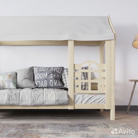 Кровать детская с крышей