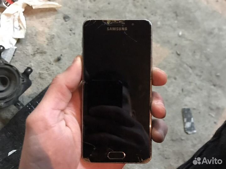 Телефон Samsung