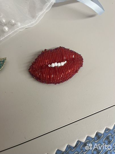 Брошь из бисера