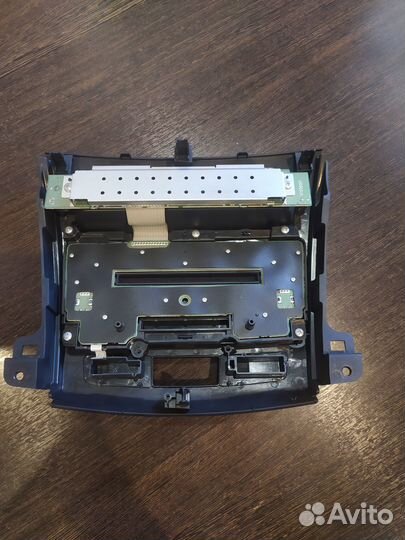 Продам штатную магнитолу peugeot 4007