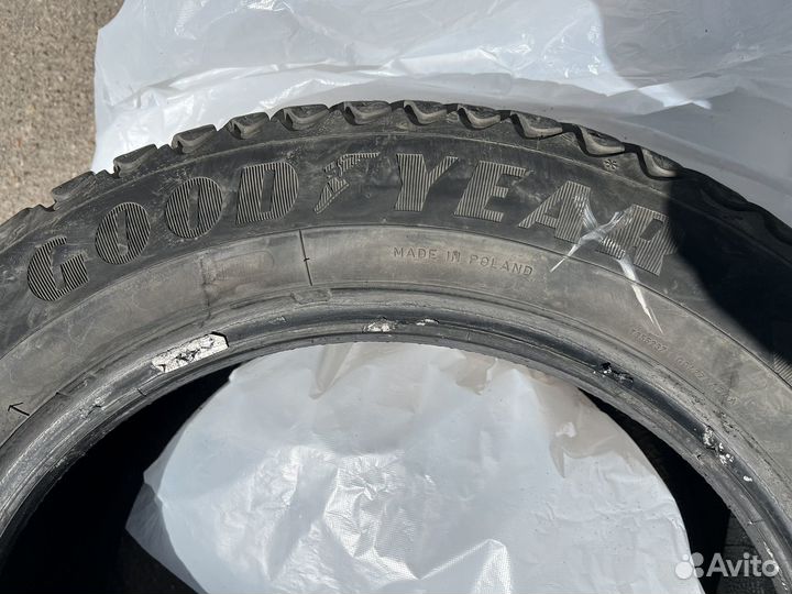 Goodyear Ultra Grip Ice Arctic 2 205/60 R16