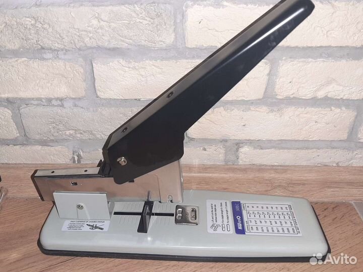 Степлер настольный до 210 л (24мм)