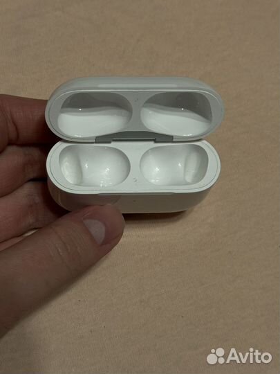 Зарядный кейс (футляр) для наушников AirPods 1