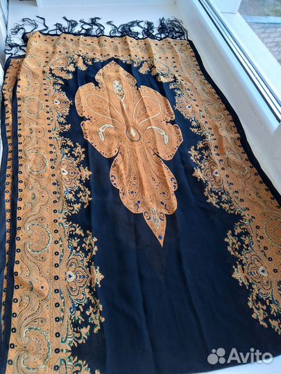 Шарфики легкие разных цветов и рисунков