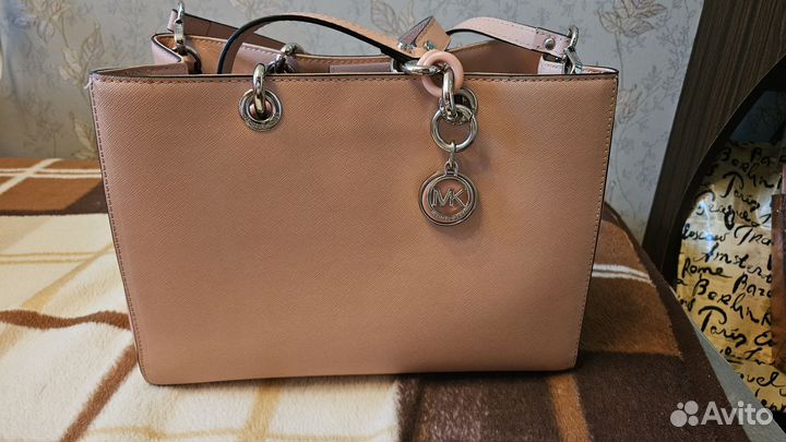 Сумка женская розовая