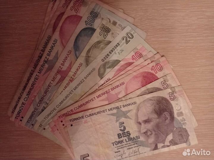 Гонконг 10 долларов. 100 юаней Китай. Лиры