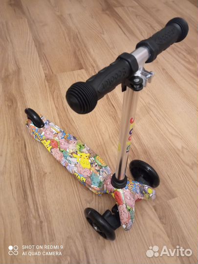 Новый В упаковке самокат 3х колёс. светятся