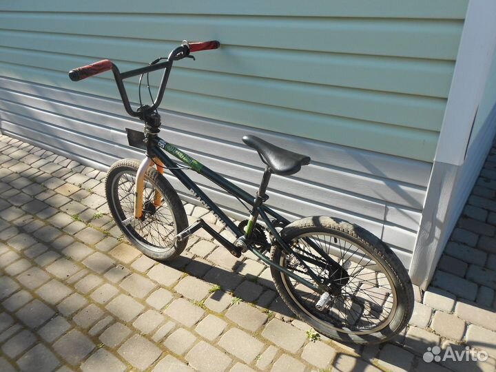 Трюковой велосипед BMX
