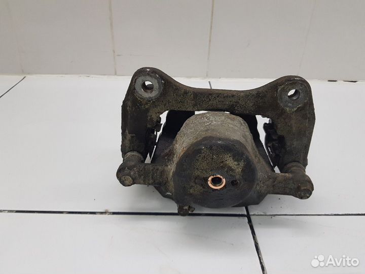 Суппорт передний левый (Genesis G70)