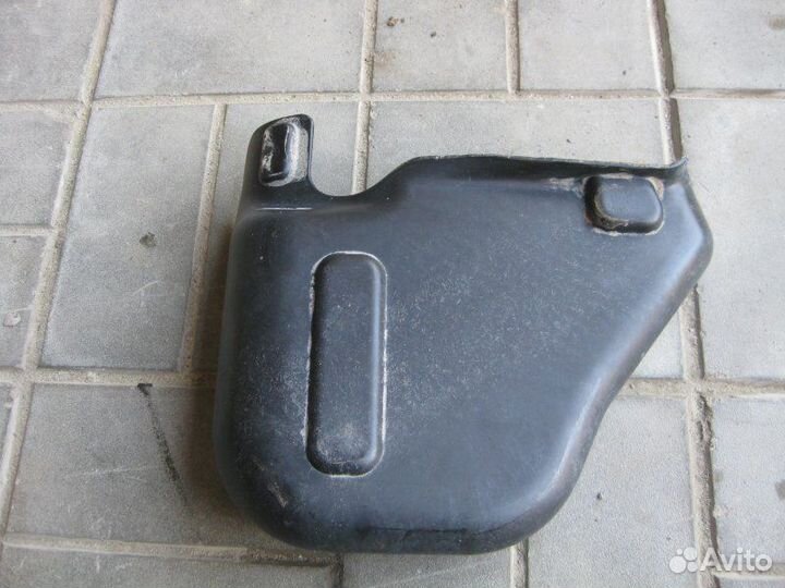 Защита топливного бака правая Volkswagen Touareg