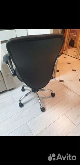 Компьютерное кресло