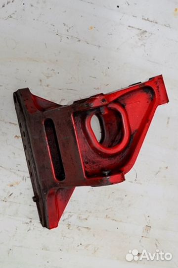 Кронштейн реактивной тяги, переднего моста, левый volvo FH12 1-seeria (01.93-12.02)