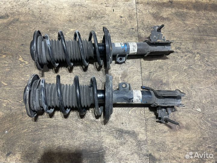 Передние амортизаторы Opel Vectra C в сборе