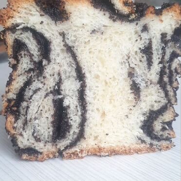 Кулич-краффин с маком, грецким орехом в наличии