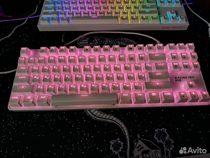 Игровая механическая клавиатура белая