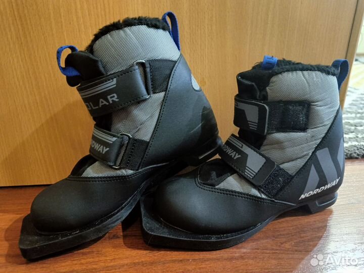 Лыжные ботинки