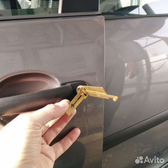 Вскрытие замков дверей. Прикуривание авто