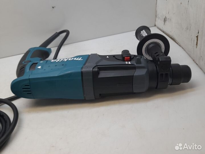 Перфоратор Makita HR2470