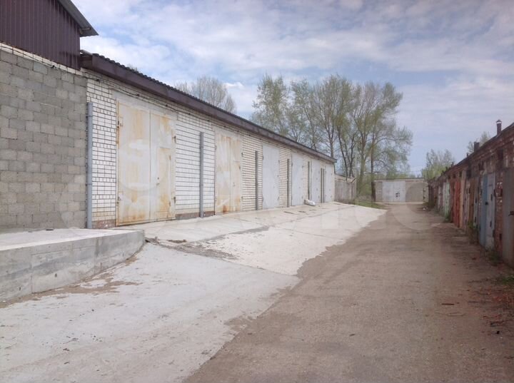 Гараж, > 30 м²