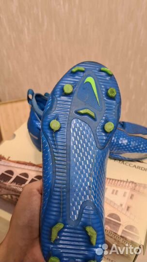 Футбольные бутсы nike phantom