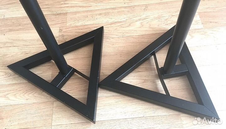 Стойки для студийных мониторов