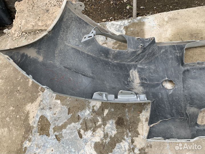 Передний бампер