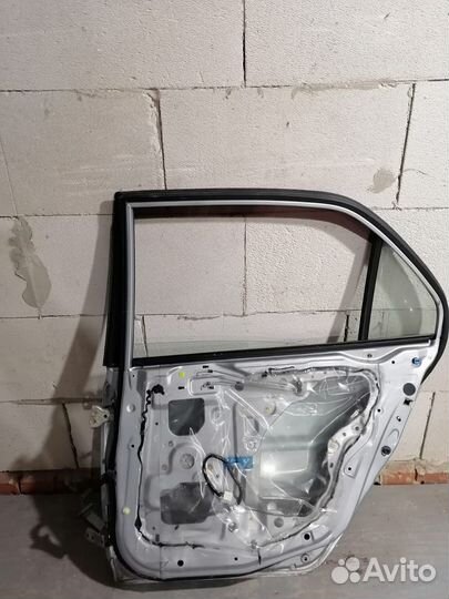 Дверь задняя правая Mitsubishi Lancer 9 Cedia CS2A