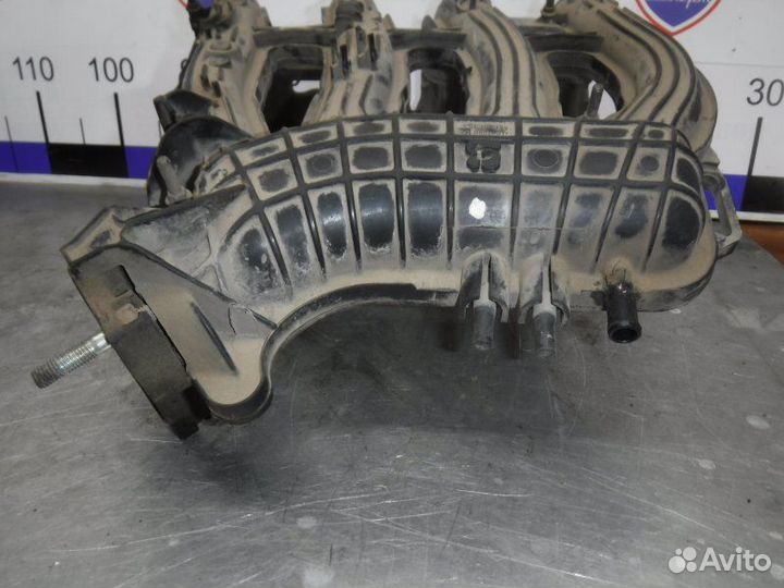 Коллектор впускной Лада Приора 21126 2010