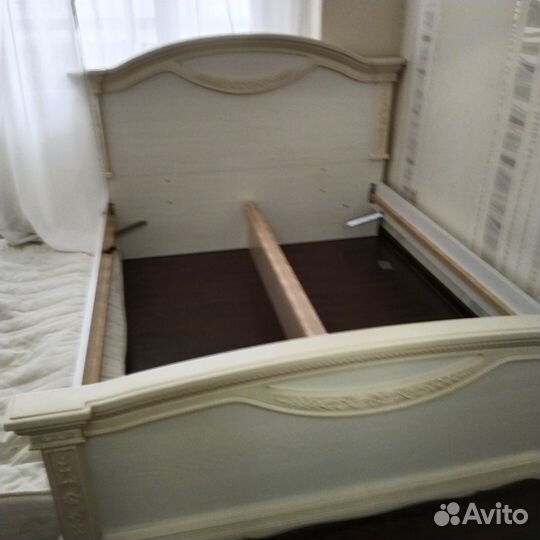 Кровать двухспальная